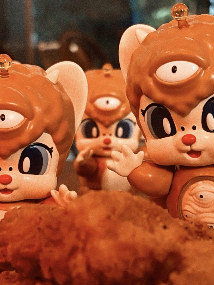 wearedeadyouth's tweet photo. あああ、友だちが揚げられちゃった！でも美味しそうだね👀❤️🤤

🧡 Mecha Kawaii photos from one of our collectors at #WF2026S #WF2026夏 
Thanks for 

#wearedeadyouth 
#arttoy https://t.co/QPOTVMaqmE