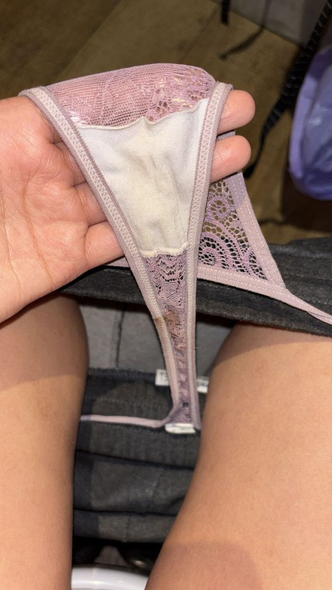 pantiesrevealed's tweet photo. 🔥 FIRST REVEAL

Toda mujer guarda un pequeño secreto...Hoy @cerecita0520 comparte el suyo.

Cómo crees que huelen las braguitas de Danna después de llevarlas todo el día ? 👀

Si quieres ver más contenido de @cerecita0520, no olvides seguirla 💜