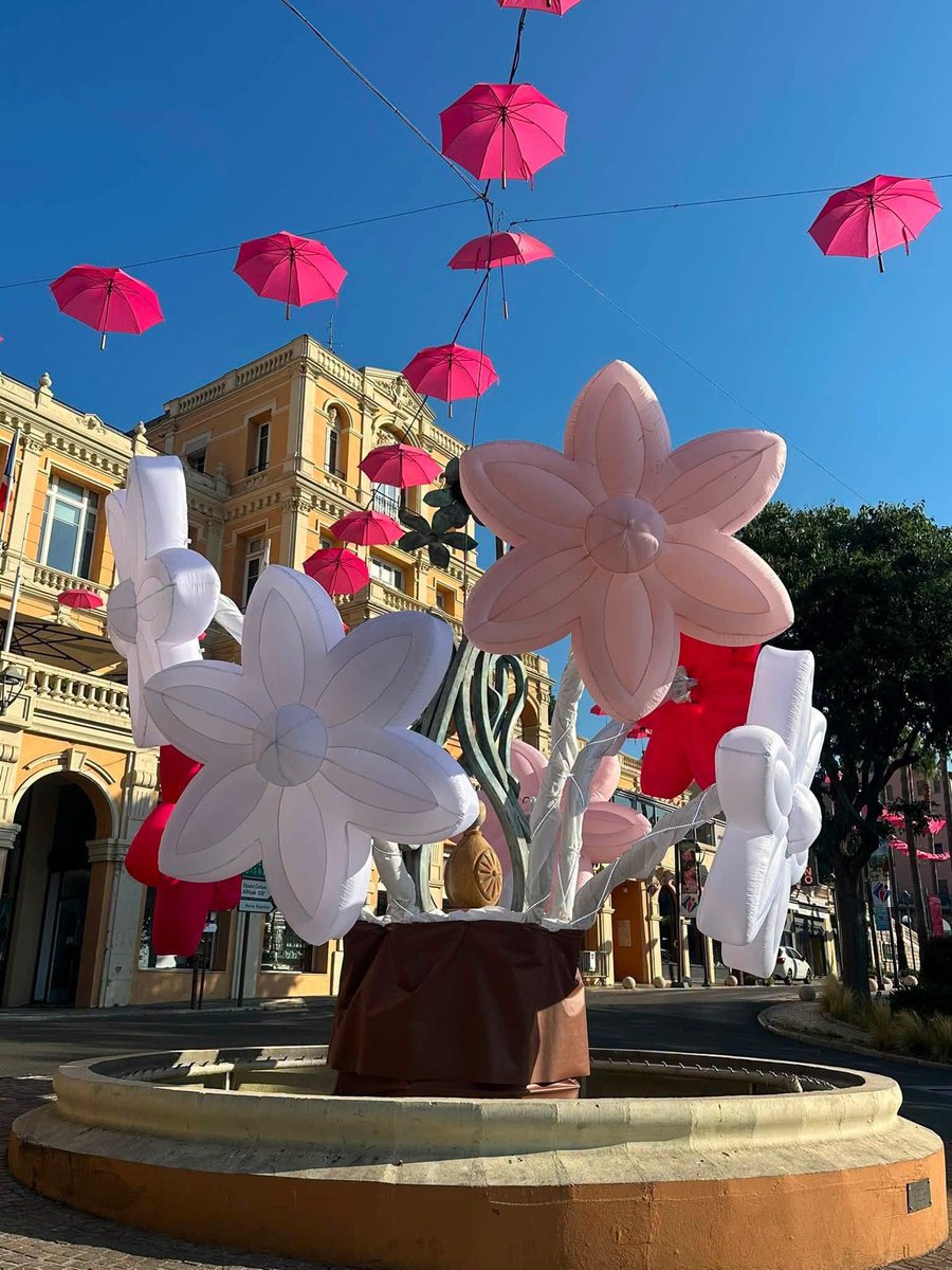 villedegrasse's tweet photo. La Ville de #Grasse se prépare à accueillir la 80e Fête du Jasmin ce weekend, dès vendredi☀️ Une fête populaire et traditionnelle qui accueille des milliers de personnes pendant ces 3 jours de festivités 🎉 Préparez votre arrivée, consultez le programme : https://t.co/NecncLnoWi https://t.co/kP8yo0aii4
