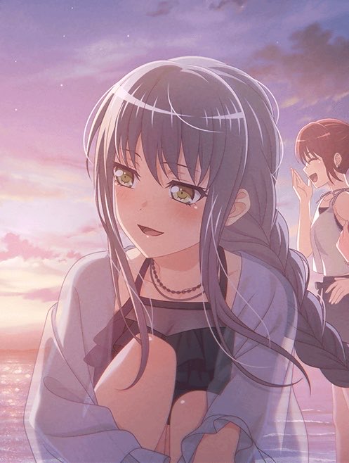 borderlinedabi's tweet photo. that peaceful look she gives when she’s at the beach 😭😭💜 https://t.co/FoNICvXB0m