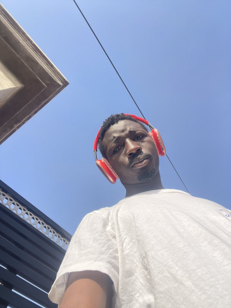 JfLy tweet media