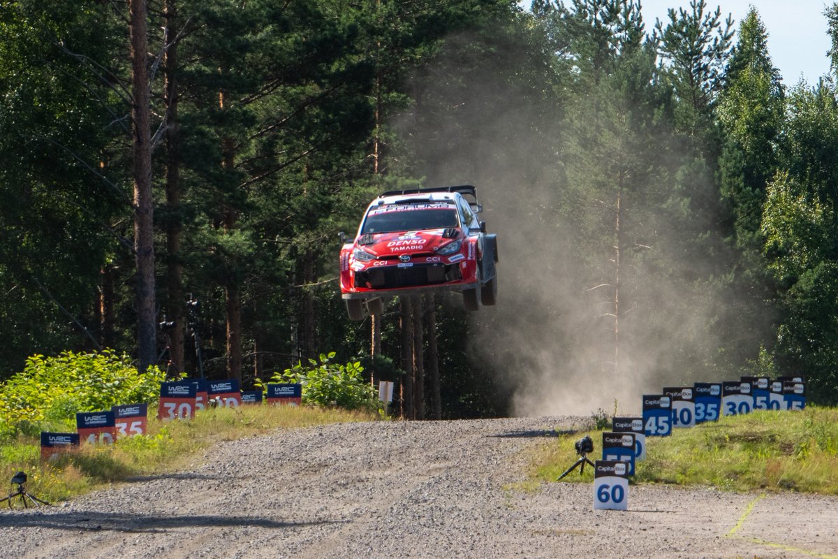 FORUM8JP's tweet photo. Secto Rally Finland 🇫🇮
シェイクダウンに間に合いました！
いきなりの大ジャンプに大興奮🔥
本番前から、観客席も仕上がっています！

#forum8 #WRC #sectrallyfinland #RallyFinland https://t.co/CsFJRSZLTw