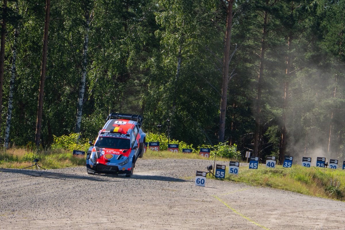 FORUM8JP's tweet photo. Secto Rally Finland 🇫🇮
シェイクダウンに間に合いました！
いきなりの大ジャンプに大興奮🔥
本番前から、観客席も仕上がっています！

#forum8 #WRC #sectrallyfinland #RallyFinland https://t.co/CsFJRSZLTw