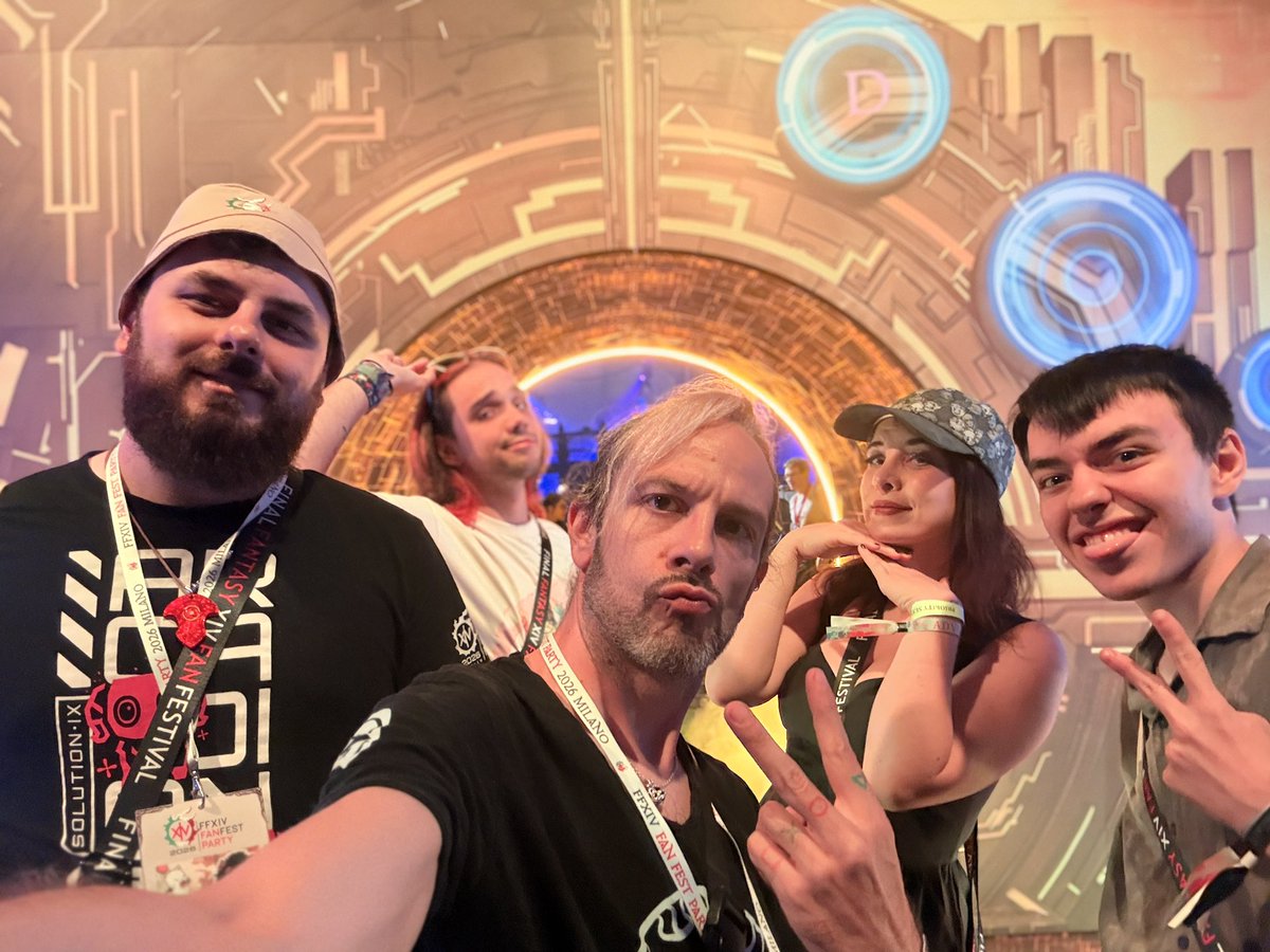 GamerDex_83's tweet photo. Here we are in the golden city!
@Gaia_eden_ @Jask_Sem @KovuAziva @FF_XIV_EN @XIVPartyItaly #ffxivfanfest https://t.co/8IHas2Lho5