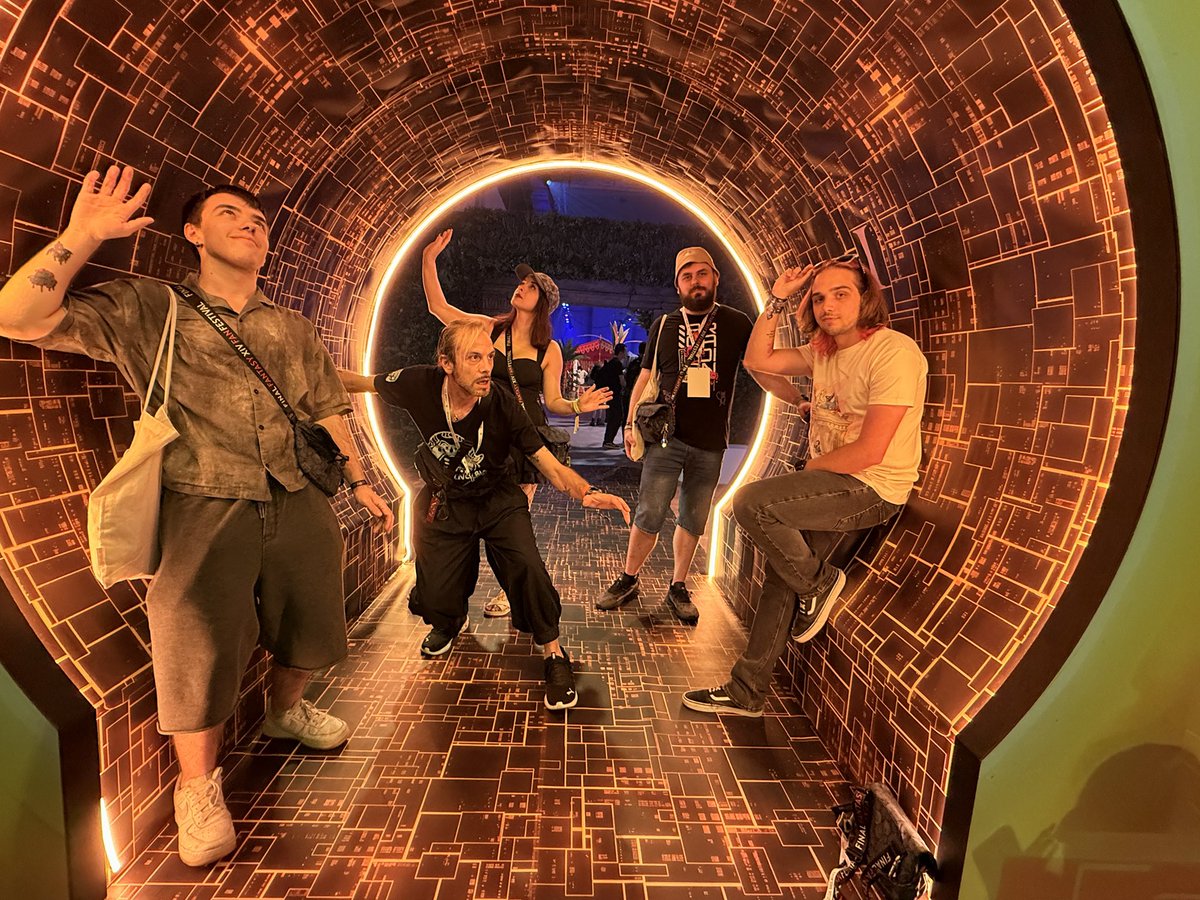 GamerDex_83's tweet photo. Here we are in the golden city!
@Gaia_eden_ @Jask_Sem @KovuAziva @FF_XIV_EN @XIVPartyItaly #ffxivfanfest https://t.co/8IHas2Lho5