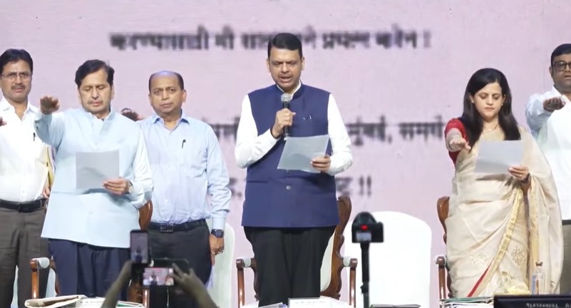 Haider69450's tweet photo. नशे से दूरी, सपनों से दोस्ती। यही संदेश लेकर आगे बढ़ रहा है #DrugFreeMumbai अभियान।

https://t.co/1t9skEtP2r
