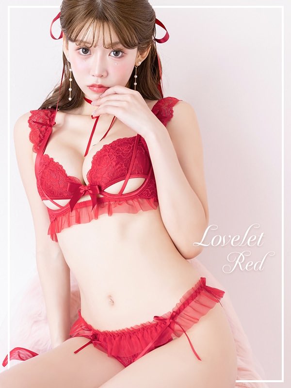 LOVE2ndOfficial's tweet photo. 『 𝐋𝐨𝐯𝐞𝐥𝐞𝐭 ♥️ 𝐑𝐞𝐝 』
“ 特別な日の特別な想いに ”

計算された絶妙なカッティングがあざと可愛い「下乳ブラ」✨バストトップがほんのり透けるノンパテッドタイプ💋セットショーツは色っぽバックレース🪞

☑ブラセット
［𝘈~𝘐𝘤𝘶𝘱］¥4,730~
📆8月3日11時再入荷 https://t.co/NnpxZ3fKZm