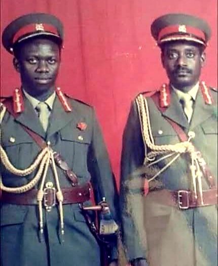 OmutakaW's tweet photo. FACT: During a mission to rescue UNLA soldiers trapped at Katiti during the NRA bush war in 1983, David Tinyefuza (now @sejudav) was shot in the leg but treated by Dr Kizza Besigye.

Years later, Tinyefuza would be involved in the brutal arrest of his best man and former doctor, Besigye.