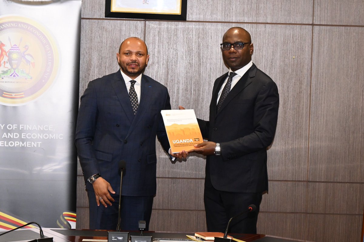 PressACP's tweet photo. 🌐🇺🇬 The Secretary-General of the Organisation of African, Caribbean and Pacific States (OACPS), H.E. Moussa Saleh Batraki (@MBatraki), was received by Uganda’s Minister of Finance, Planning and Economic Development (@mofpedU), Hon. Henry Musasizi, during his official visit to the Republic of Uganda🇺🇬.

The Secretary-General reaffirmed the OACPS’ commitment to supporting Uganda’s long-term development priorities, including the Uganda Vision 2040 and the National Development Plans, particularly in agro-industrialisation, minerals and value addition, science and technology, and tourism. He underscored the Organisation’s readiness to mobilise partnerships, promote South-South cooperation, and facilitate investment to help advance Uganda’s development agenda.

The discussions also highlighted the OACPS reform agenda and the implementation of the Malabo Declaration, reinforcing a shared commitment to sustainable growth, trade and economic transformation. 🌍🇺🇬

@GovUganda @StateHouseUg 

🌐 https://t.co/cQgPwieUmv 

#OACPS #Uganda #Vision2040 #SouthSouthCooperation #Development #Trade #Investment