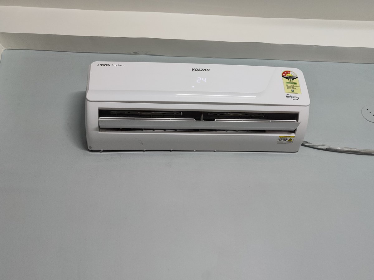 imranakhtar191's tweet photo. @myvoltas @myvoltas - Very disappointed. Multiple service visits, yet water is still dripping from the indoor unit. Attached photos clearly show the issue persists. Your engineers have been unable to fix it. Kindly replace the indoor unit and resolve this permanently. #CustomerService https://t.co/Gd5Msz1bxs