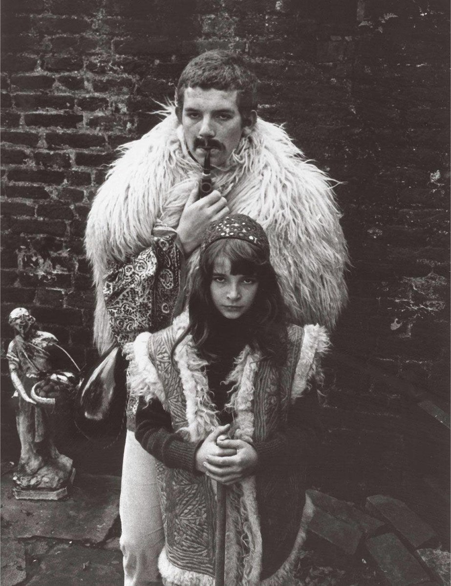 thejunebugfreak's tweet photo. photos of Kate Bush as a child taken by her older brother, John Carder Bush 💜 https://t.co/E6js9CsF4x