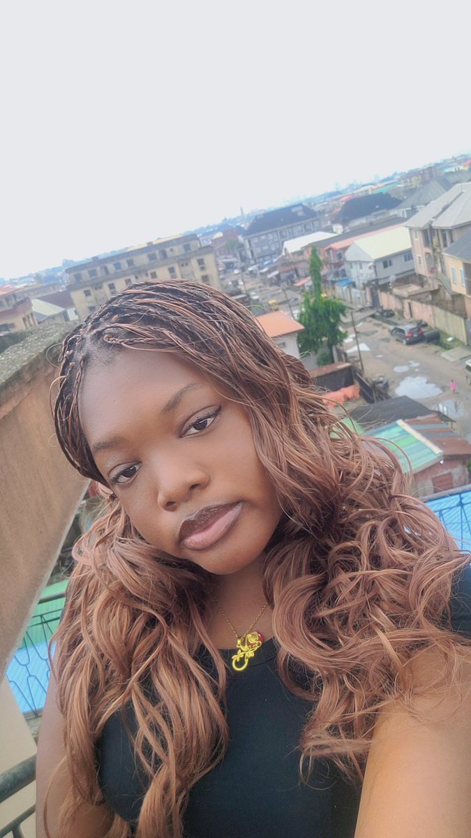 Gifteddigiview's tweet photo. Good morning. 🤍
I felt pretty today.
Quick question: Is it possible to feel pretty every day?
My answer is no, because every day isn't the same.
I hope y'all find a reason to feel pretty today too. https://t.co/nPEr4CfSsO