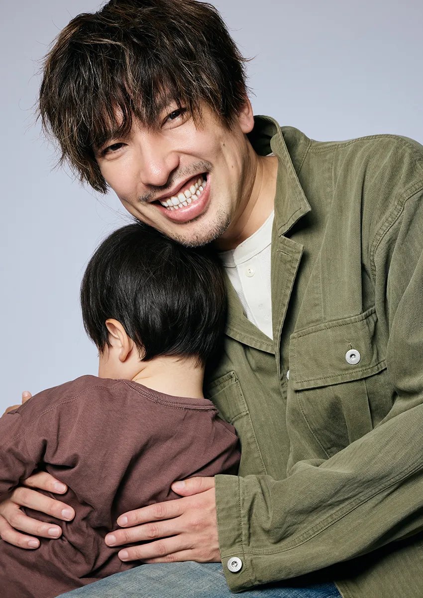 OCEANS_mag's tweet photo. ◆❖◇
EXITりんたろー。の
“アメカジ”パパファッション

二児の父となり、40代を迎えて「ヴィンテージアメカジの世界にまた戻ってきた」という今と、「10代からずっとブレまくってきました」と語るこれまでのファッションの変化。

表舞台とは違う父としての顔に迫る。
▶︎https://t.co/L9e4ODLjcA
@rinnxofficial