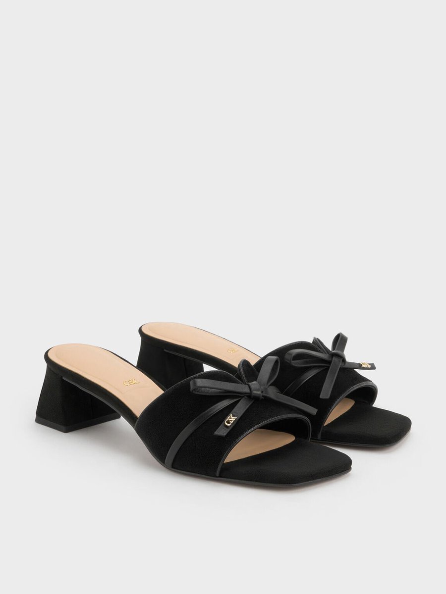 X-এ CHARLES & KEITH JAPAN: 