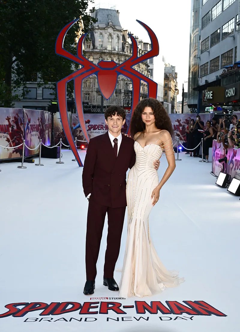 Luiz_Fernando_J's tweet photo. I told you yesterday that things were insane in the UK, but it’s a #BrandNewDay and #SpiderMan himself confirmed it with numbers!
#SpiderManBrandNewDay scored SPECTACULAR $7.8M on WED, BIGGEST Opening Day of 2026 at the British #BoxOffice beating #TheOdyssey’s $5.8M, #ToyStory5’s $5.5M, which included $1.2M THU Previews, #ProjectHailMary’s $5.2M FRI Opening Day, which included $2.7M early screenings & $860k THU previews, & #TheSuperMarioGalaxyMovie’s 4.4M WED Opening Day, which was also PURE)

#5 BIGGEST Opening Day Post-Covid beating #MultiverseOfMadness & #DeadpoolAndWolverine’s 6M, #NoTimeToDie’s $6.4M, #TheBatman’s $6.6M, only under #Barbie’s $8.4M, #WickedForGood’s $8.6M, #TopGunMaverick*’s $10M & #NoWayHome’s $10.1M

Can’t stress this enough: despite opening midweek & with sessions having kicked off only at 5:30pm, so essentially half a day compared to all the others which had full opening days & mostly FRI.

Eyeing a strong $40M-$50M 5-day opening in the U.K.