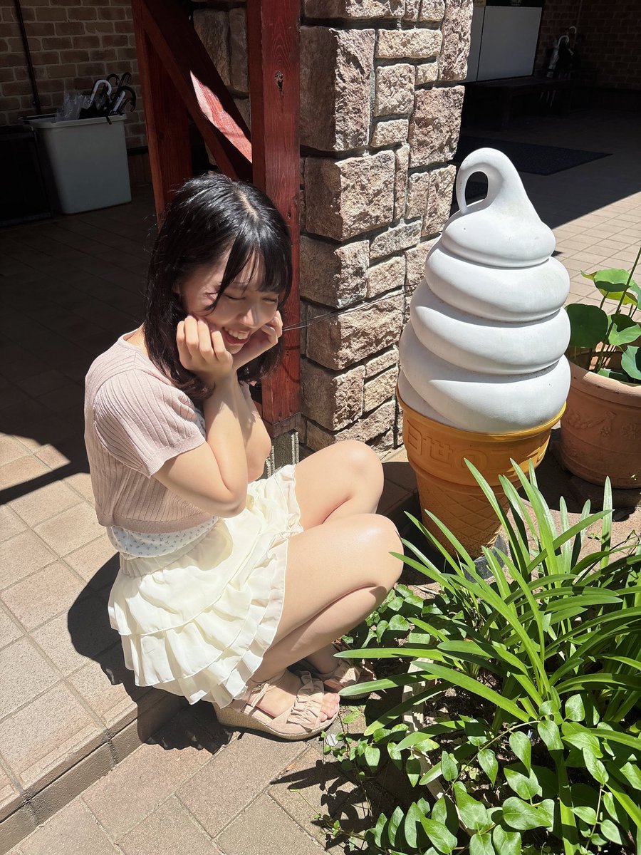 chp_remu's tweet photo. チョコミントたべたい

みんなはアイス何味が好き？？🍦 https://t.co/SujbiXpilY