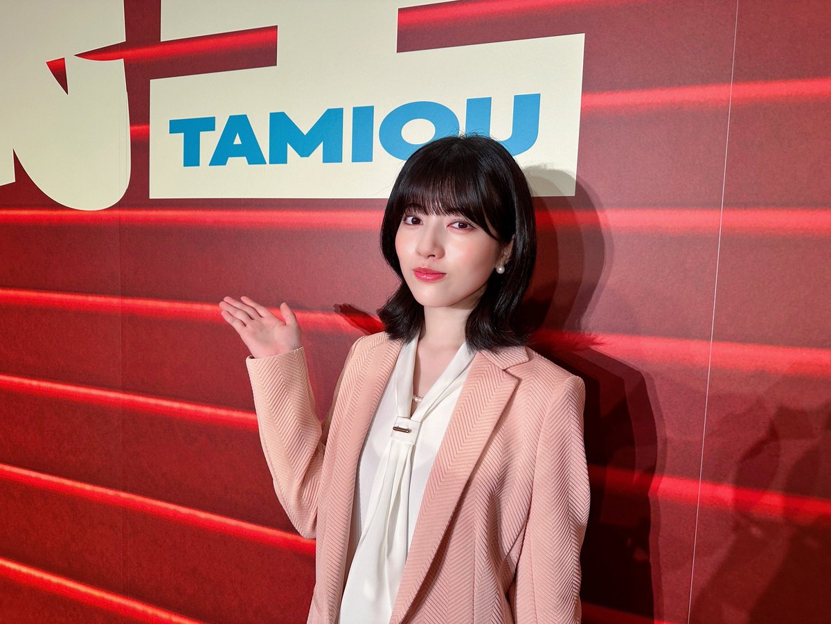 nogizaka46's tweet photo. 先日、#林瑠奈 が出演するミュージカル『民王』製作発表記者会見でした🎤

9月より始まります、
林の初舞台の勇姿をぜひ観に来てください💪
林は、翔の同級生で起業家でもある南真衣役を務めます📚

劇場でお待ちしております✨
https://t.co/LGoDeOeOUz

#民王
#乃木坂46 https://t.co/VxOrcMxLzY