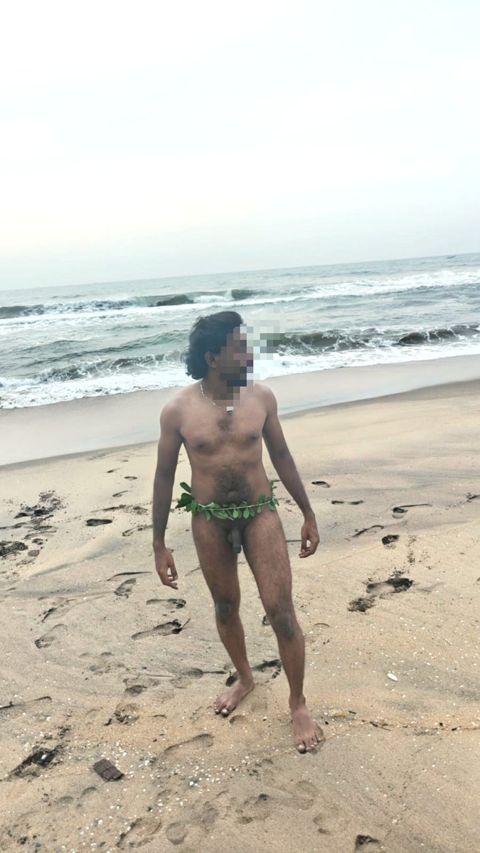 nattukattaix's tweet photo. Mariyan 🧜

Beach la kulikalam vanga... 😻 https://t.co/LSIYmHXWnq
