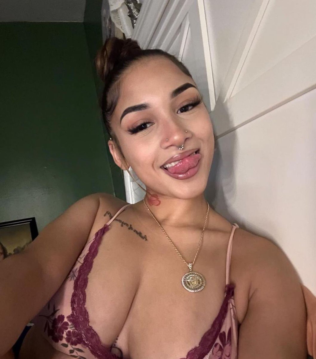 SamantaMiller_'s tweet photo. Fill my apps and stop whining like a useless wallet warmer. 🥺💦🥵🐷🙈

Findom sph joi feetworship drain sexting finsub FaceTime paypiggy fendom sissy cuck latina chastity uksub walletdrain femboy sellingcontent https://t.co/822MefHRq2