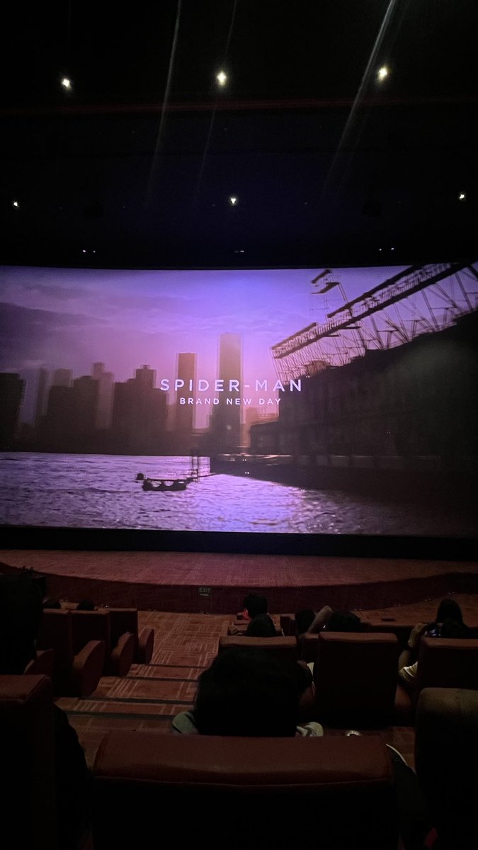MrSomebody2802's tweet photo. Had to ask them twice, but got my hands on to the poster and the ticket. 

Enjoyed the movie a lot in PXL, but it was projected window-boxed, having blackbars on all 4 sides. But the crowd was so good. 

Also bumped into a guy wearing the same tee as me.

#SpiderManBrandNewDay https://t.co/UJPvtjJjbF