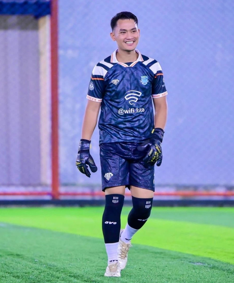 MasterYOGAYPRAN's tweet photo. Prank mas Atlet Bola , pemanasan &amp; coli di ruang ganti setelah latihan, teman2nya pada pulang si Mas langsung deh Vidioin wkwkw 
Yang mau liat Versi Full dn berbagai pict bugil nya yuk joinn.. https://t.co/Mhx2lIGWCh