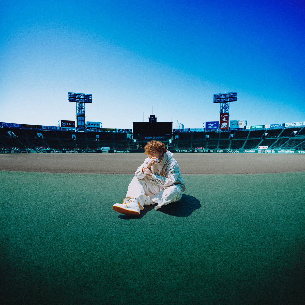 asahi_tv's tweet photo. ━━━━━━━━━━━━
#Vaundy が阪神甲子園球場にて
楽曲に込めた思いを語りました！
━━━━━━━━━━━━

「頑張れではなく、格好良いエンディング曲を」

2026夏の高校野球応援ソング
熱闘甲子園テーマソング⚾️

この夏を彩る『かげろう』の制作秘話を明かす

@vaundy_engawa
#熱闘甲子園 #高校野球