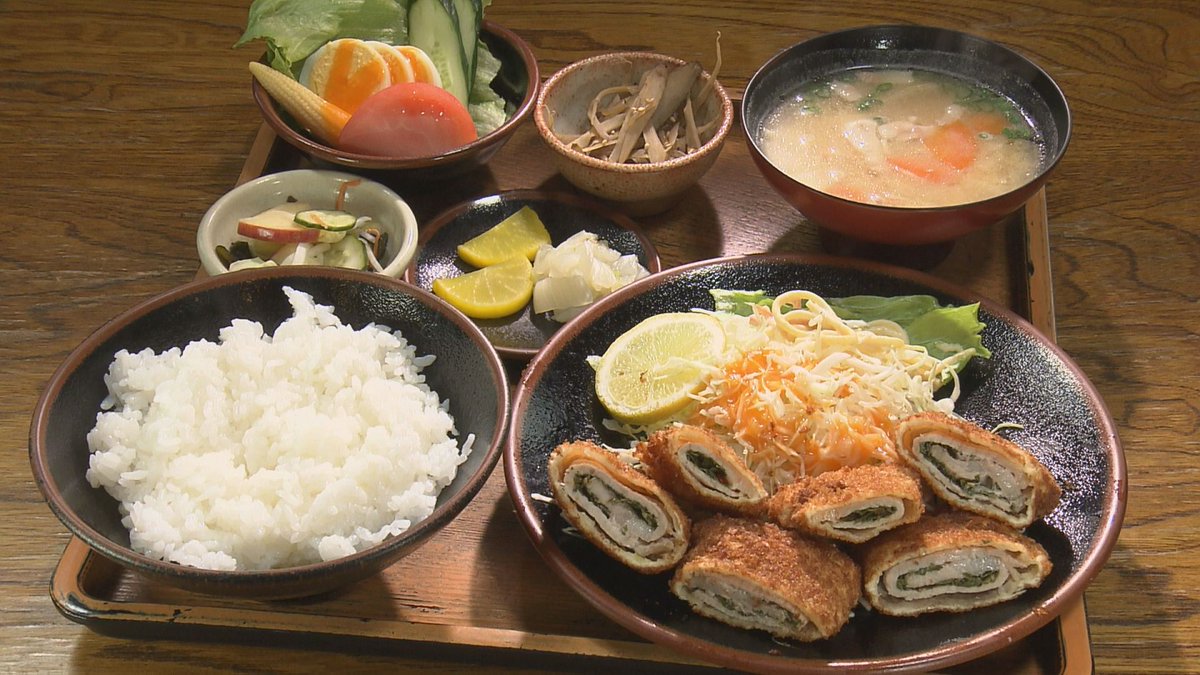 sut_kusadeka's tweet photo. 今週の #くさデカ は…
クイズ！この料理何分クッキング！？第2弾⏲️🍽️

肉汁たっぷり超濃厚デミグラスハンバーグに、
自然薯を使った鉄板ステーキ！
意外な調理法で作る極上グルメが続々登場！

#トータルテンボス さんと #三上真史 さん、
自慢のアレを食べられるのは…？
お楽しみに👀 https://t.co/tcGKXdOR9w