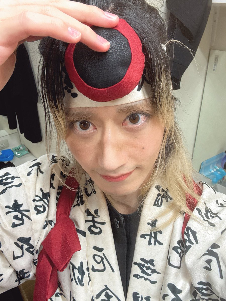 GinGa_bboy's tweet photo. 舞台『HiGH&amp;LOW THE 戦国 外伝』

東京千秋楽！！！
今日も初めて2回捻りチャレンジしてきた🌞
かましたぁあ！！🌹
メイクと衣装で顔分からないからこれ顔です！！

東京来てくださった方
ありがとうございました🐺

次は大阪待ってろよーー！！

#ハイロー戦国外伝
#HiGH_LOW
#ザ戦外伝 https://t.co/tJuI9ekb0Z