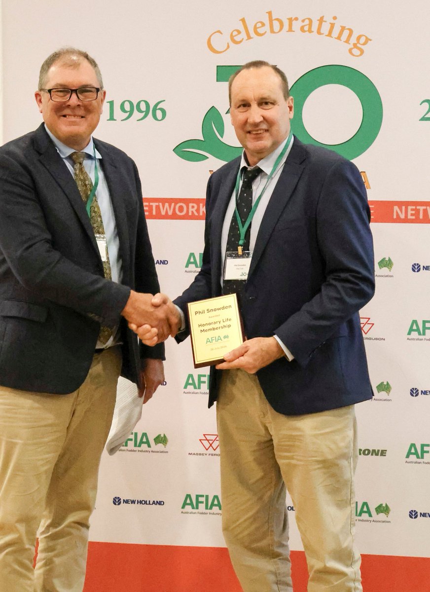 AusFodder's tweet photo. 🏅 Congratulations Phil Snowden on your AFIA Life Membership!

A founding member, celebrated for 30 years of service, and our MC at the 30th anniversary dinner. Farmer, innovator and Hay Cap co-creator with wife Lynda. Thank you, Phil!

#LifeMembership #AFIA #Recognition https://t.co/jK1WoP0sHs