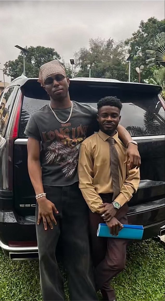 Cleverlydey4u's tweet photo. Nothing you wan tell me, na this guy help Fola defend the project 😭😂 https://t.co/15wW8rlhlk