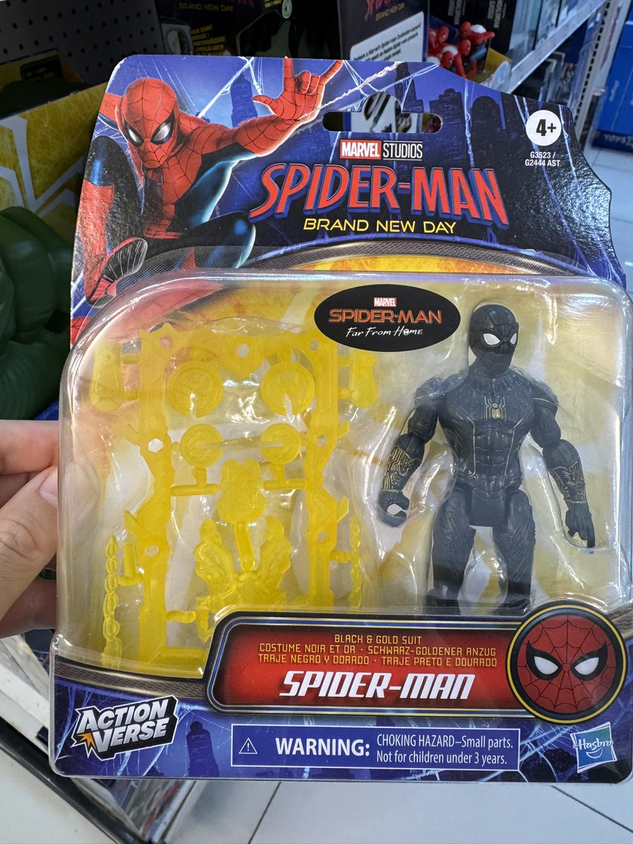 visitsingpore's tweet photo. 新スパイダーマン映画のキャラクター発見！
黒スパイダーマンやっぱりでるんだ

#brandnewday https://t.co/AHuerkA9sF