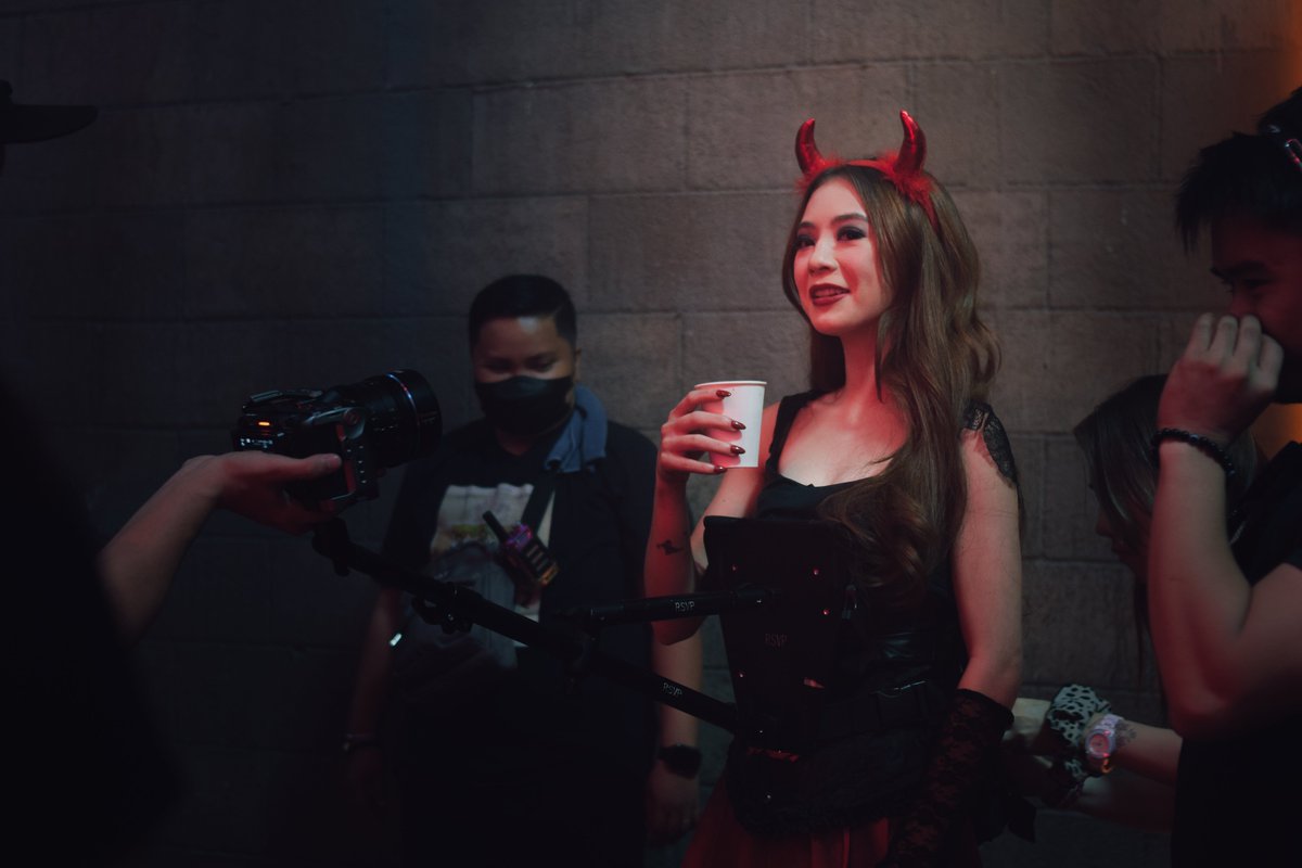 RegalFilms's tweet photo. Here's your exclusive look behind the scenes of SHAKE, RATTLE &amp; ROLL: Evil Origins—where every scare, scream, and sinister moment came to life.

Ready for another round of nightmares?  Now streaming on Netflix.
#SRREvilOrigins https://t.co/lgZZGMlLrC