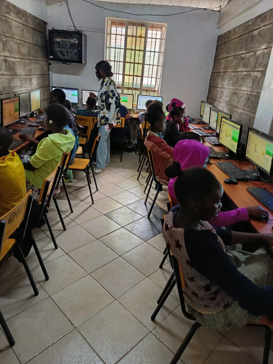 lea_org's tweet photo. 🎮Week 14 at Mogra Rescue Center

This week, learners continued developing their first Scratch game by adding obstacles and refining game timings to create a smoother gameplay experience.

#LEAOrganization #MograRescueCenter #ScratchProgramming #GameDevelopment https://t.co/EIk1sviCOR