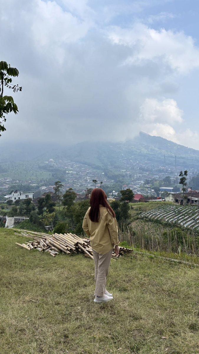 hi_rismaaa's tweet photo. Iziinnn, Kawasan Merbabu - Merapi via Selo, 19 derajat.
Best view Merapi 🗻 https://t.co/j0ktyYfyBi