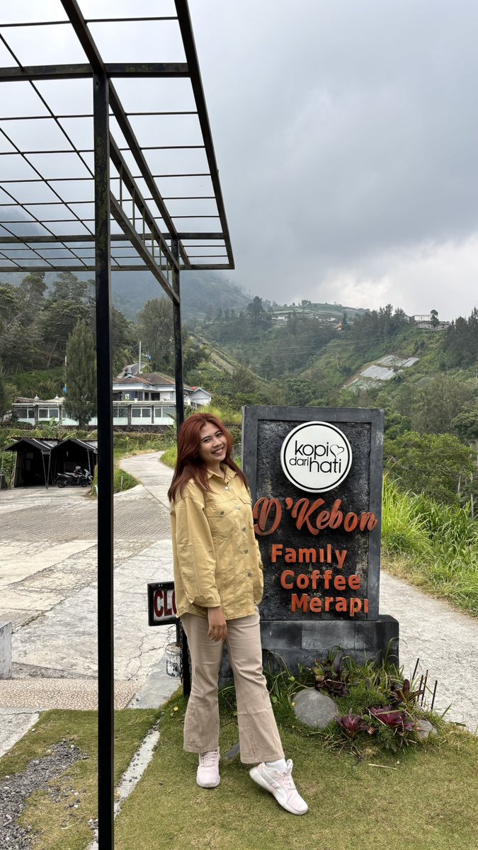hi_rismaaa's tweet photo. Iziinnn, Kawasan Merbabu - Merapi via Selo, 19 derajat.
Best view Merapi 🗻 https://t.co/j0ktyYfyBi