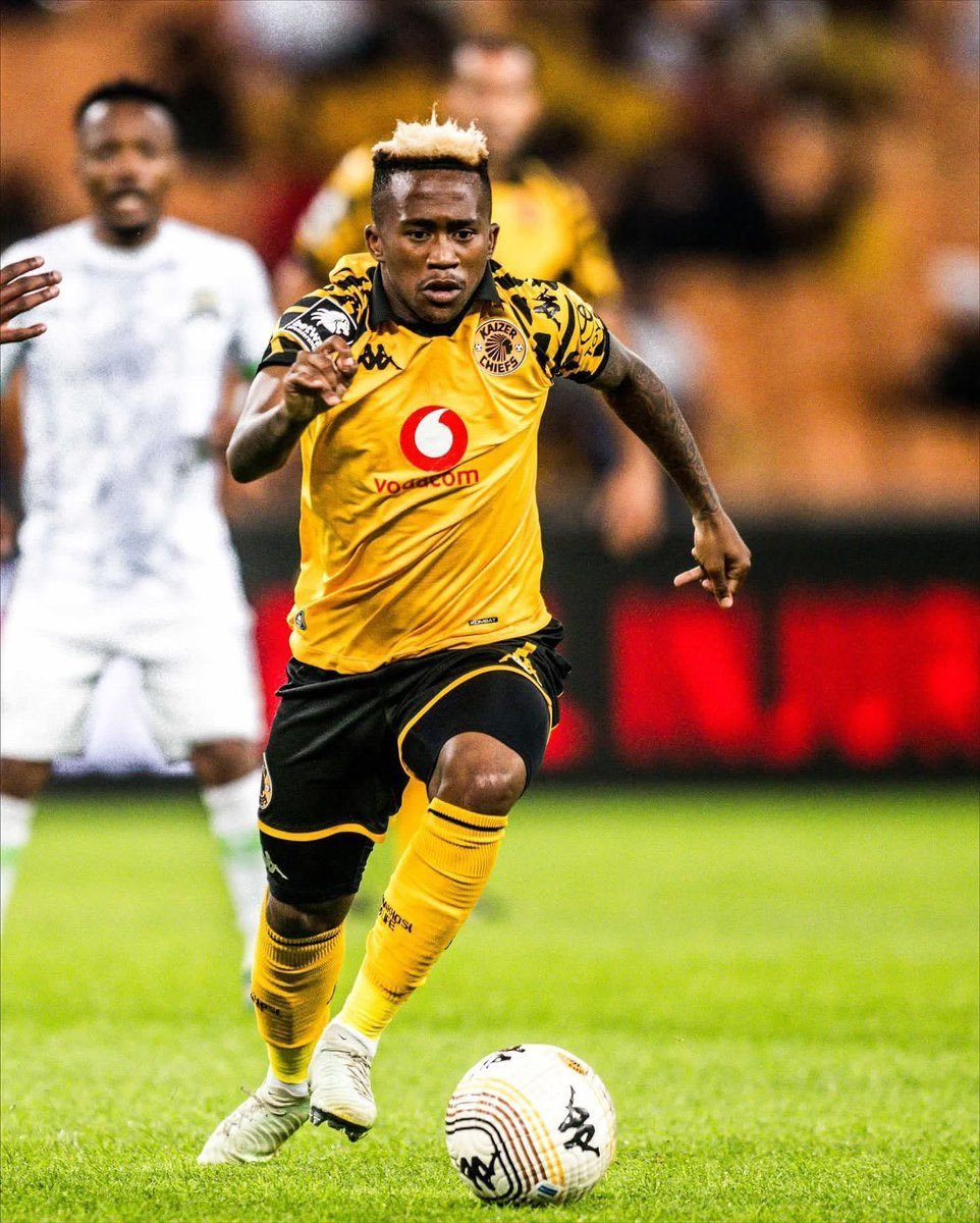 Shu_Bee_'s tweet photo. @KaizerChiefs Admin please tell us it's false news...😭💔 https://t.co/hOouIdHy2Y