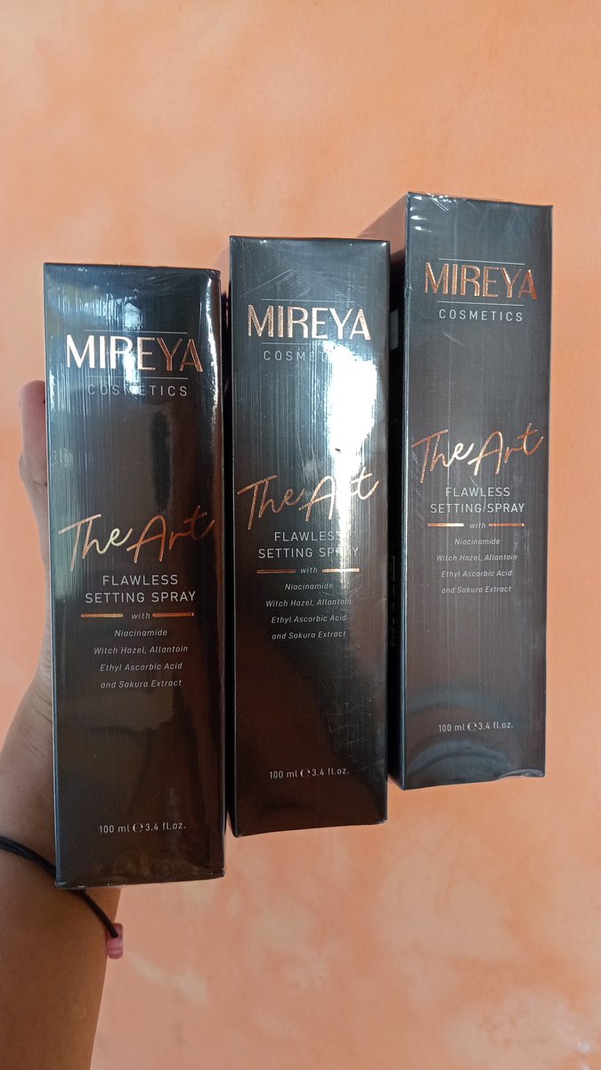cheesyw4ffle_'s tweet photo. wts setting spray mireya ada lebihan 1pcs 26.000, cod cilegon https://t.co/67HjHuxlFc
