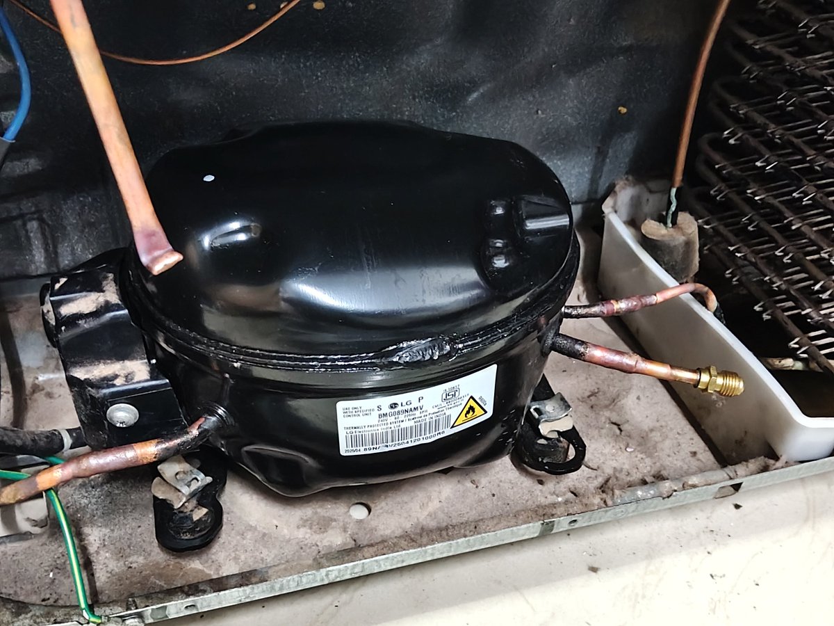 altafthakur's tweet photo. @LGIndia
RNA260723086034.
I spend 10 thousand rupees to replace defective compressor and got just 3 months warranty where as a local technician was levying only 6 thousand rupees for same job with two years warranty
How unlucky am I ? https://t.co/5Ep5aMvtVC