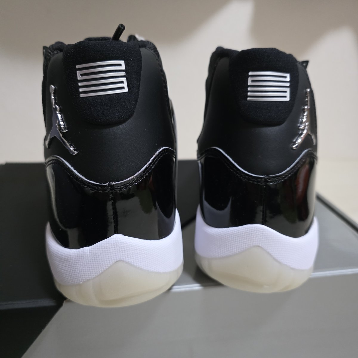 501XXLEVIS501XX's tweet photo. NIKE AIR JORDAN11 JUBILEE エアジョーダン11 ジュビリー 27.0cm
https://t.co/blQmcARlJ4
値下げ対応可能。
コメントor値下げ依頼よりお願いします。
#NIKE
#ナイキ
#AIRJORDAN
#エアジョーダン
#CHICAGO
#シカゴ
#MichaelJordan
#マイケルジョーダン
#メルカリ https://t.co/fR9Lm5TDX3