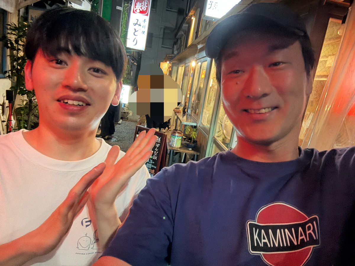 yanogou's tweet photo. レインマンズの赤瀬くんと飲みました。
共通の話が沢山あってそれはそれは楽しい夜でした。 https://t.co/LX6w3lEwM4