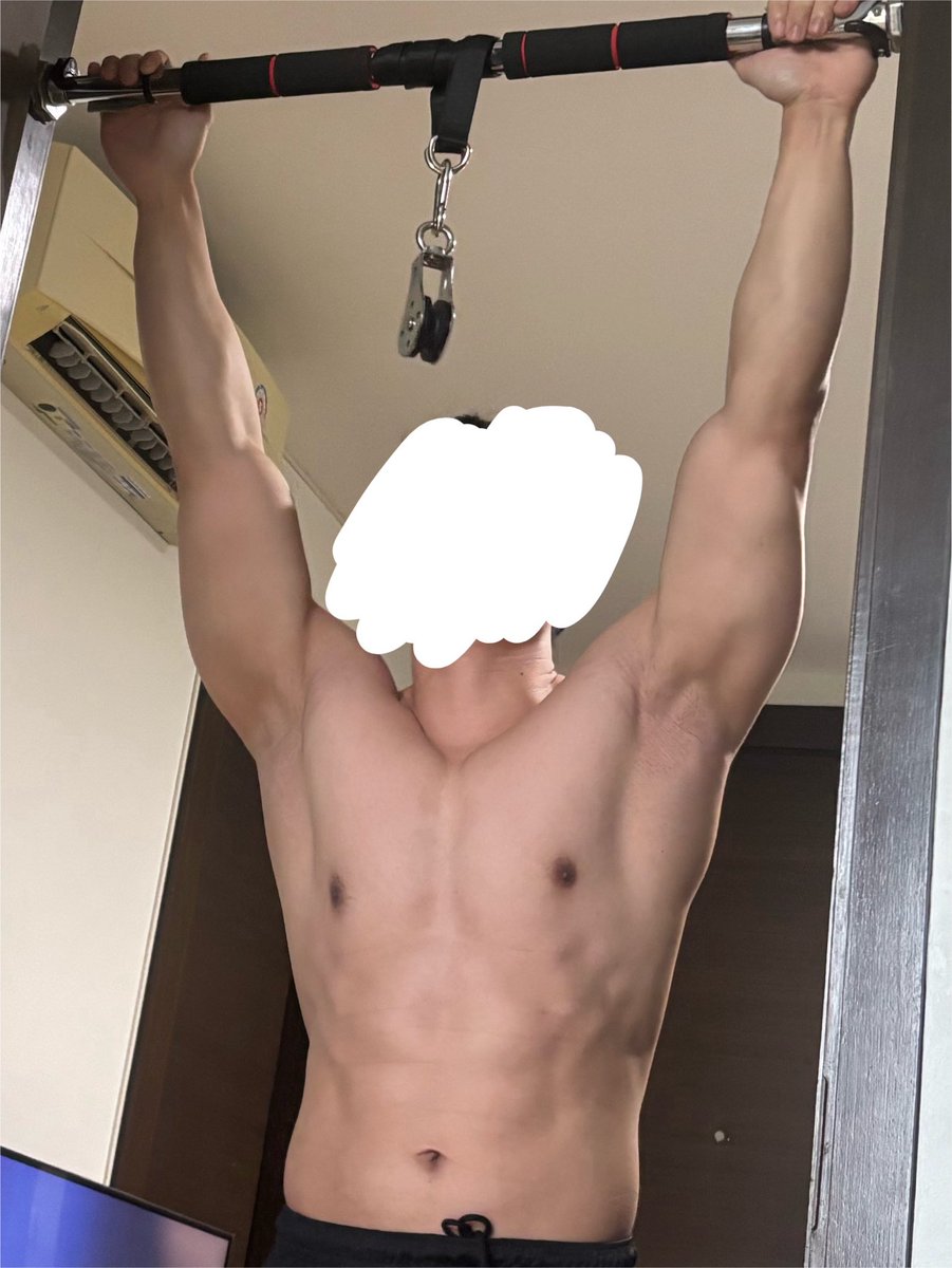 sorpor_simple's tweet photo. ออกอยู่ห้องหมดเลยคับ Home Gym เน้นของที่เก็บง่าย ขี้เกียจรอคิวที่ยิม ทุกวันนี้ออกกับแฟน อิอิ https://t.co/l1uYvdMsvN