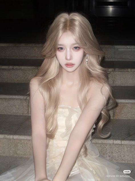 fofoalamoora's tweet photo. Dreamy ivory gown, ethereal waves, and a quiet stairway moment
uLr https://t.co/8V5qVE2Ja3