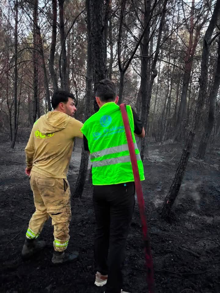 Ulku_Ocaklari's tweet photo. 📍 İzmir

Ülkü Ocakları İzmir İl Başkanlığı tarafından, Menderes Kısıkköy’de meydana gelen yangında devletimizin ilgili kurumlarıyla koordinasyon sağlanarak; söndürme, soğutma ve yardım çalışmalarında bulunuldu. https://t.co/TddRy01g4f