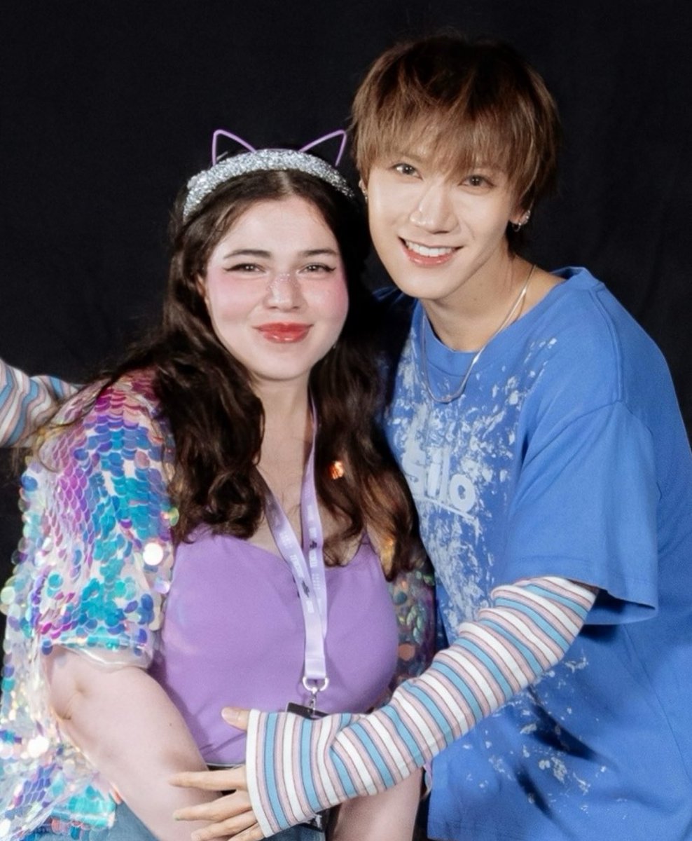 livyVIP's tweet photo. My 1:1 with Ten is out and I don’t know how I feel bc I don’t like myself I look like a statue 😭😭😭😭

Tennie is so cute tho 💜

#TENCORE0110iscalling 
#TENCORE0110
#TENCORE0110Concert
#ตลาดนัดtenlee https://t.co/iTIpX8Z6Ny