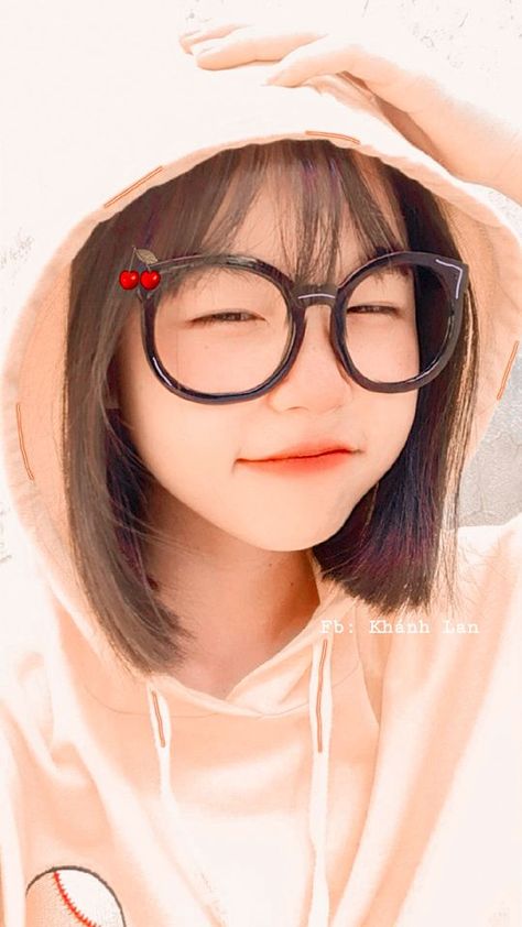 ricardomiller3's tweet photo. Soft lighting, a comfy hoodie, and oversized glassesthis selfie screams cozy vibes and a cheerful mood
hwrt https://t.co/AEn7YphCIt