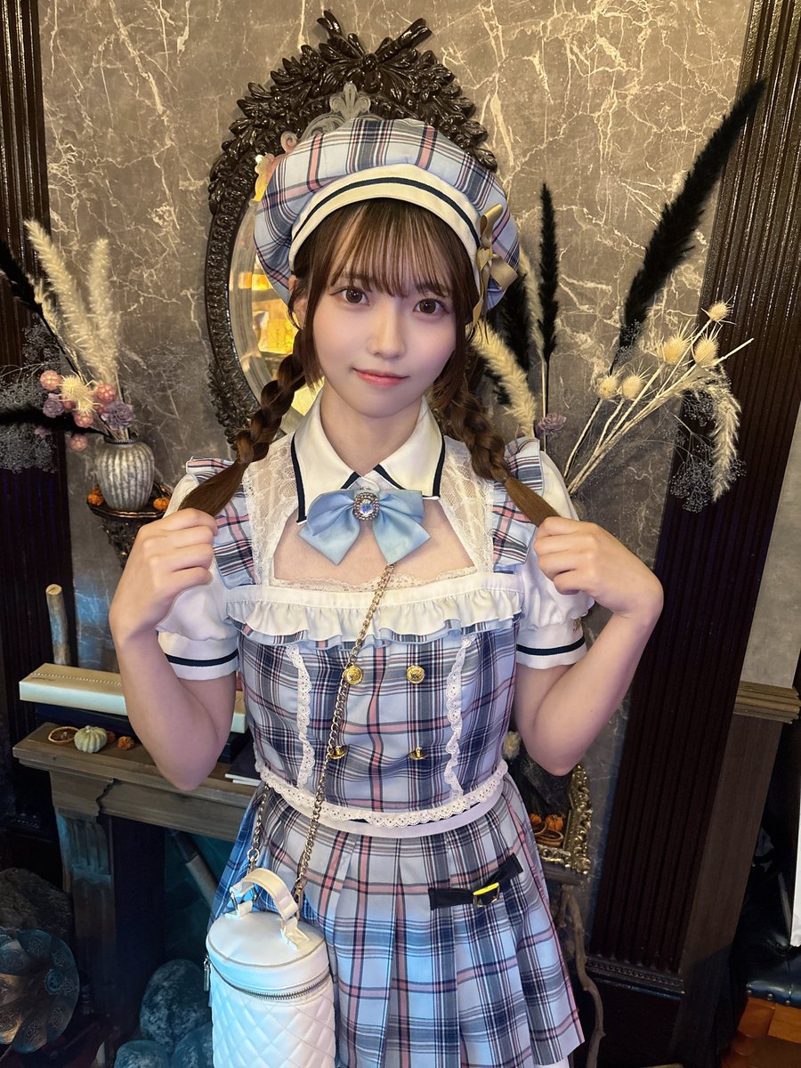 RoyalDrop_maid's tweet photo. 🦉ロイヤルドロップ開校しました🕯️

本日の在校生は🪄
🔰るる@RoyalDrop_Ruru
🩷らぁら17.5-@Royaldrop_rara
💜ぽぽ18-@royaldrop_popo
🩵しあん18-@RD_cyan 

皆様のご登校お待ちしております🏰✨
#秋葉原 #コンカフェ https://t.co/lCjM5p8DRK