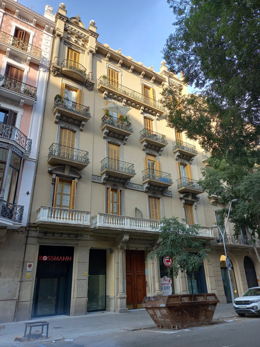 qmolins's tweet photo. 30 juliol, es cumpleixen 96 anys d la mort al seu domicili dl C/Girona 4, d Joan Gamper el nostre fundador i sobretot ELL SI salvador dl Barça ! 
Igual q es va posar una placa a la casa d Winterthur on va neixer, estaria bé q el @FCBarcelona_cat en poses una recordant on va morir https://t.co/kJBXBj9zNg