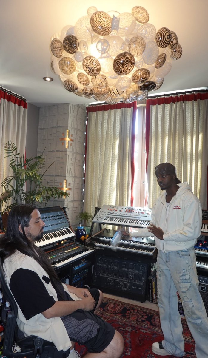 Olamide0fficial's tweet photo. Omah Lay cooking in the studio 🔥 https://t.co/cW0zgP8Zy7