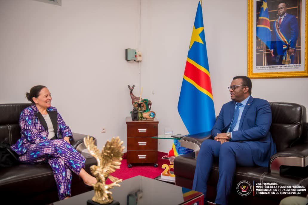 Olivier_MESO's tweet photo. 🚨Coopération RDC–Belgique : La Belgique réaffirme son soutien aux réformes de l’Administration Publique.

Le VPM @LihauEbua a reçu en audience l’Ambassadeur de Belgique en RDC, Mme @DebilderlingR au cœur des discussions : Le déploiement des antennes de l'ENA dans les provinces. https://t.co/P6qgFiDrm9