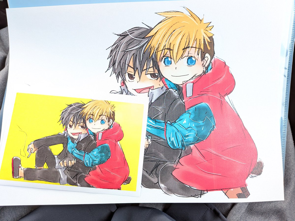 描いたのが1枚目、直して色塗ったのが2枚目。落書きまとめの表紙にする